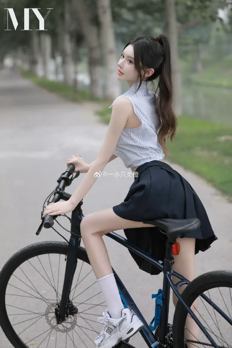 父亲女儿山洞避雨：父爱如山最新版本介绍 截图3
