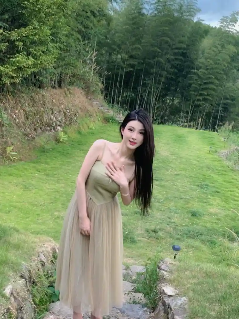 免费未亡人雪女漫画:诅咒戒指下的寒冰复仇故事玩法介绍