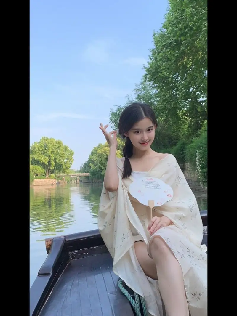 新游《法国航空乘》2019剧情梗概与角色解析下载