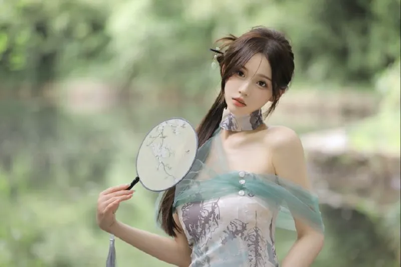 闫盼盼惊艳写真照是真的吗?来源辨认游戏怎么玩？内购破解教程 截图2