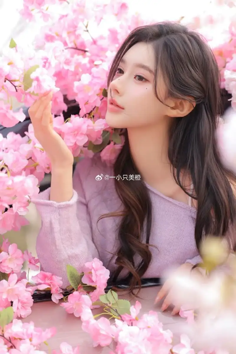 张柏芝吃鸡开心表情包高清免费在线看下载修改版 截图4