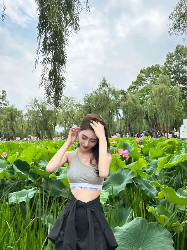 免费老师的亲密指导漫画是什么意思？同名游戏电脑下载