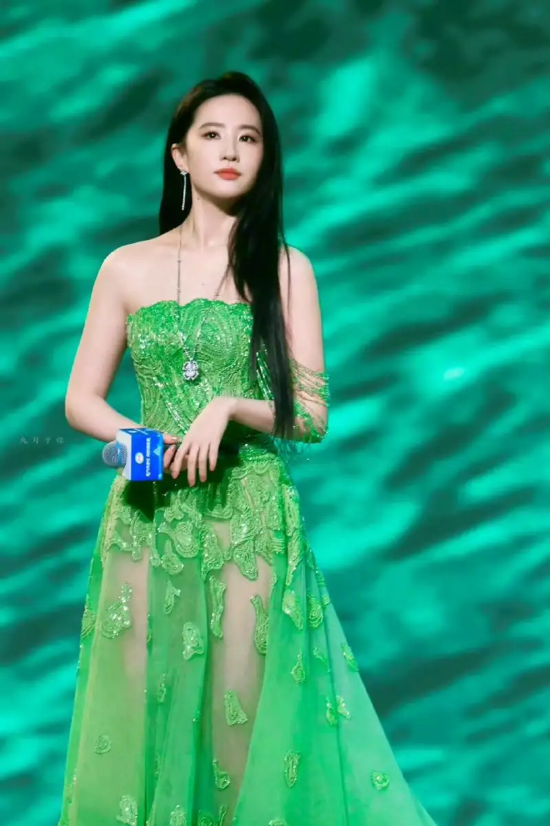 正版《牙医姐妹赤子板栗》导演与游戏下载绿色版 截图3