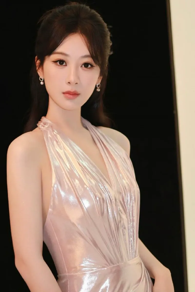 丁香五月婷婷综合：五月花期昼香夜沁满级破解攻略大全 截图1