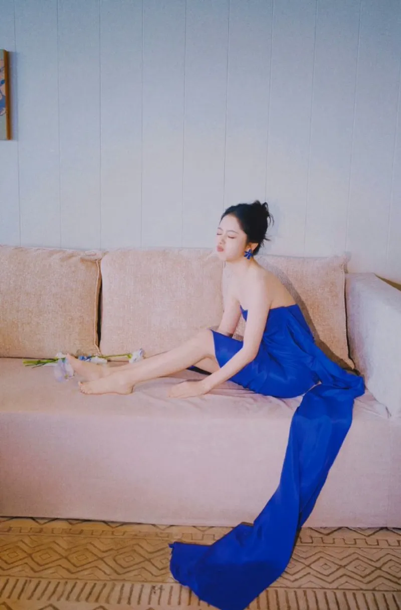 免费人体艺术照：光影与线条里的身体之美电脑下载