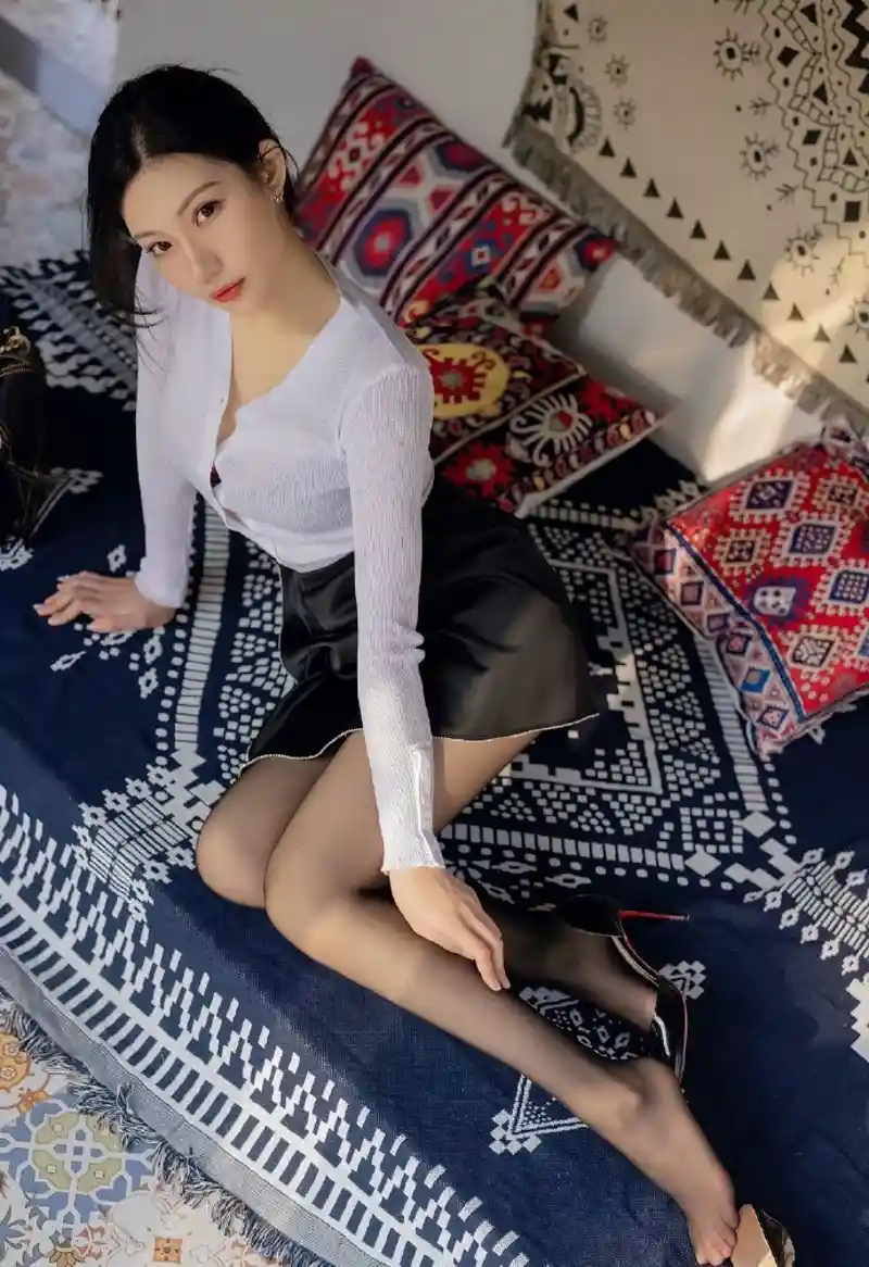 免费西西人体大胆扒开撒尿:背景历史与赏析免安装 截图2