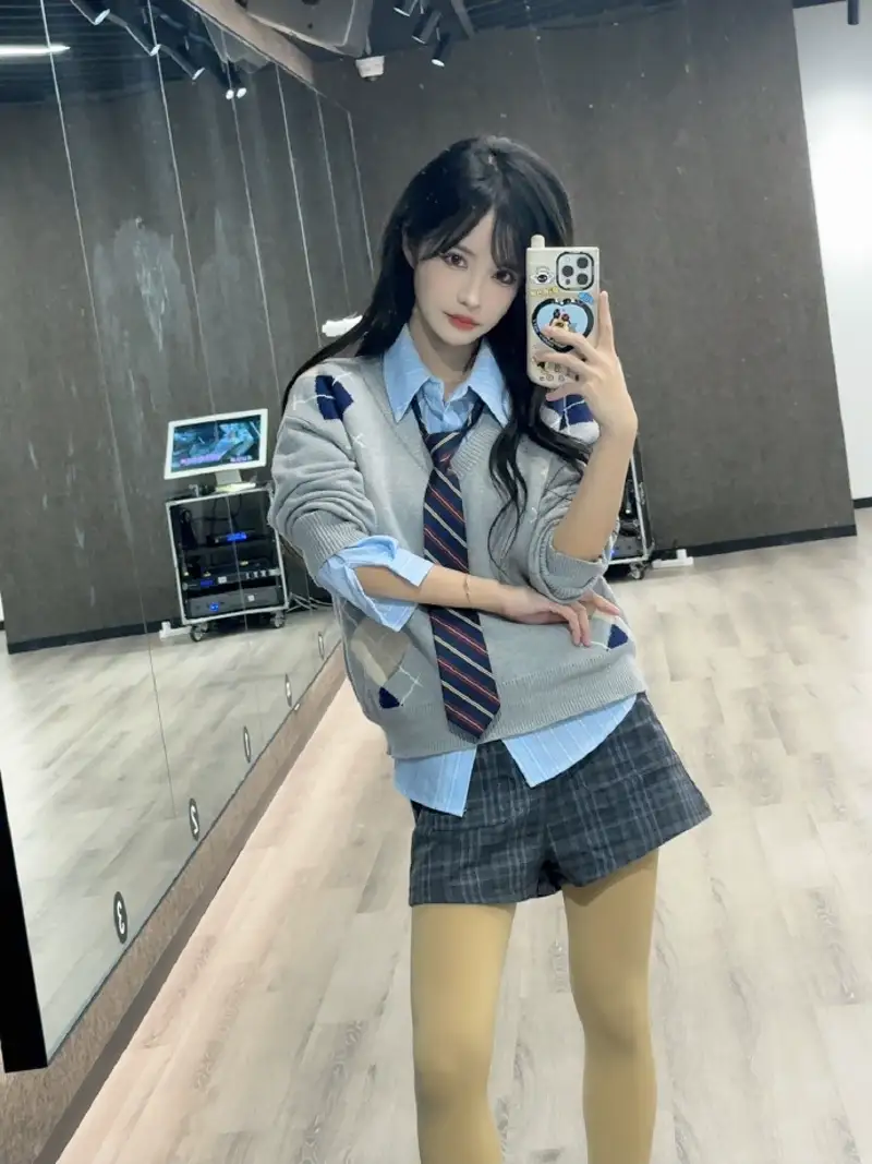 叶玉卿《情不自禁》是什么意思？游戏版解析绿色版
