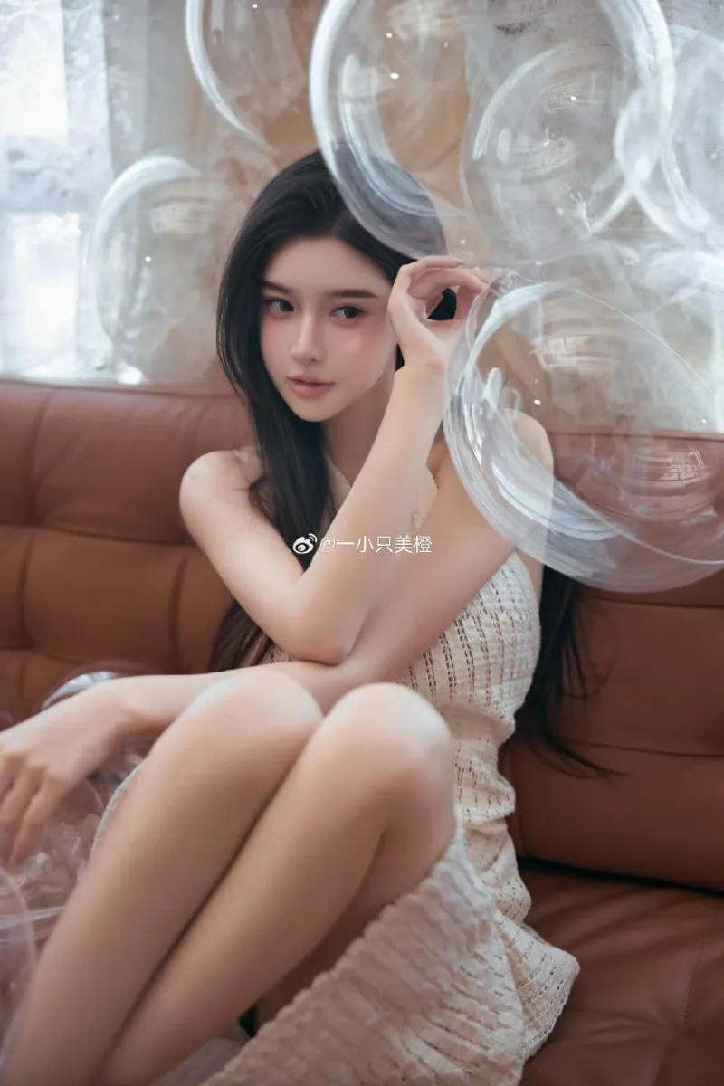 闫盼盼惊艳写真照是真的吗?来源辨认游戏怎么玩？内购破解教程 截图1