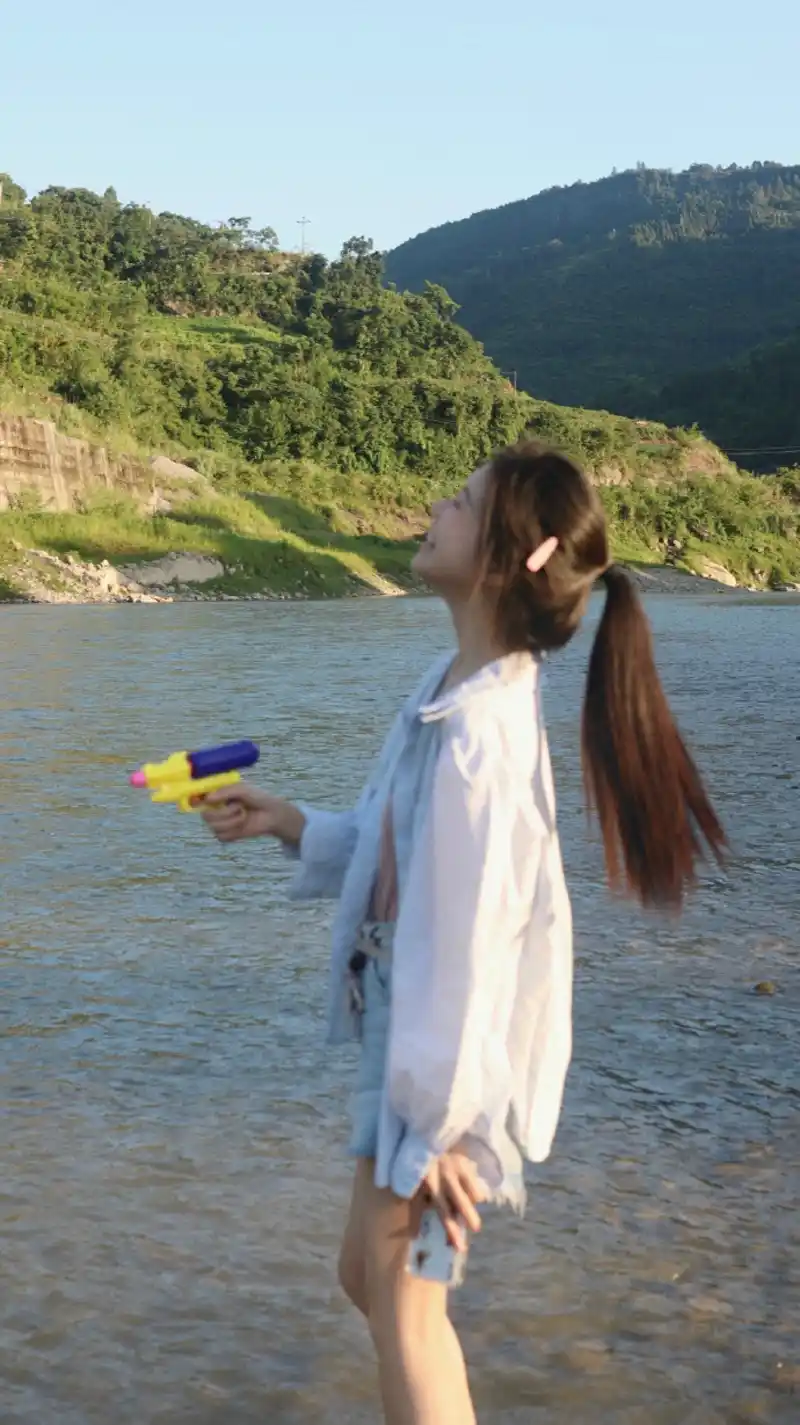 欧美风情：成熟从容的自由表达最新版本介绍