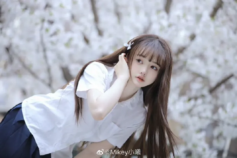 官方清纯唯美激情：纯净光影间绽放的热烈情感修改版