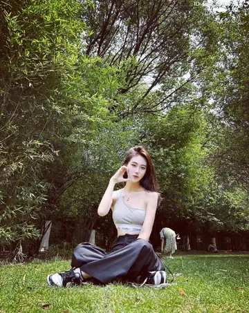 苹果手机保存GIF到相册:动图素材图集下载安装教程