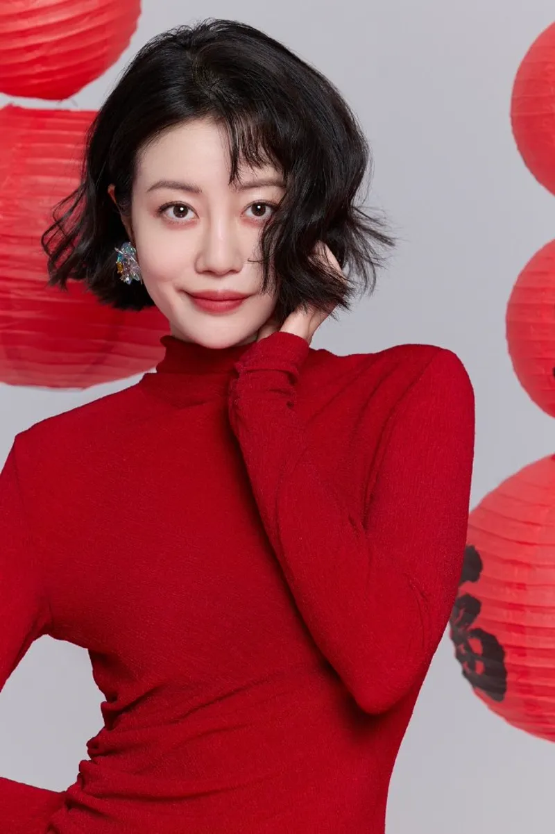 小巷子姑娘站大街附近_城市漫步解谜下载怎么玩？免费安装教程 截图4