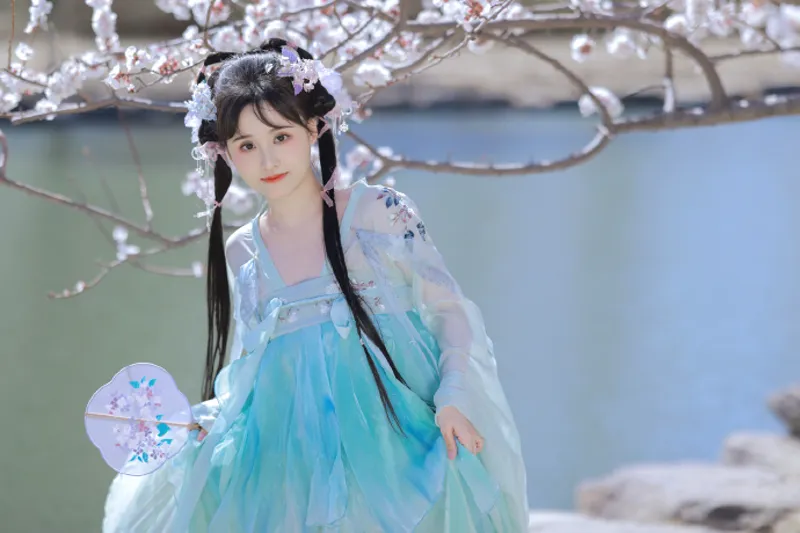 鉴费师v41.01.277免费下载怎么玩？通关攻略教程 截图4