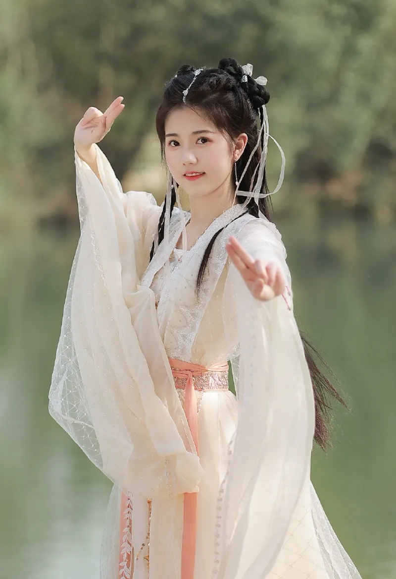 微信小妹游戏下载_沉浸式聊天养成模拟手机版下载 截图1