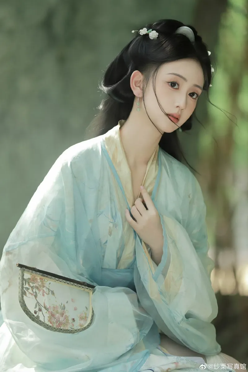 张柏芝吃鸡开心表情包高清免费在线看下载修改版 截图3
