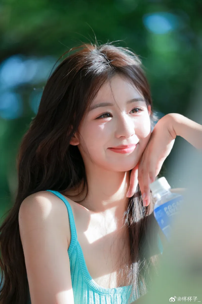 官方卡在墙上的少女3手游v1.65正版下载下载 截图2