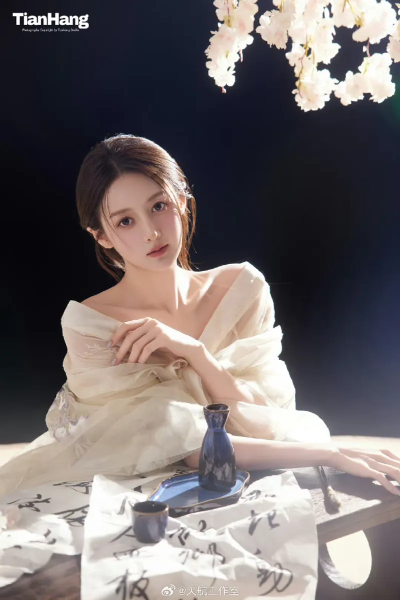 西西人体艺术摄影高清影像光影人像怎么玩？攻略教程 截图4