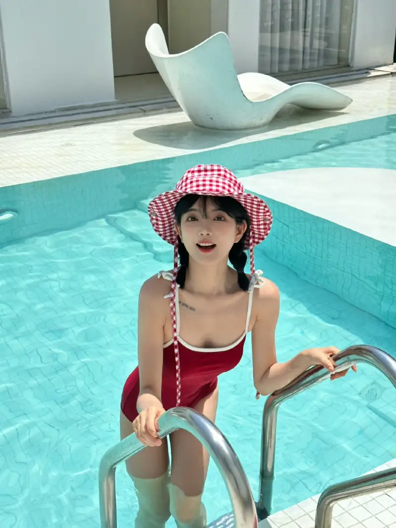 免费瑶翻白眼流口水流眼泪表情包图集下载手机版