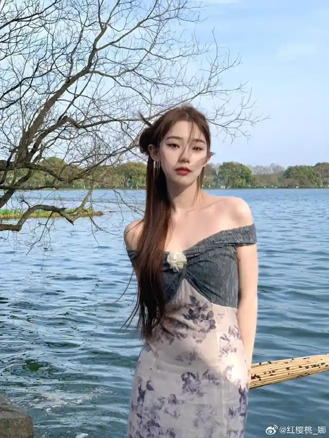 M131美女图片：写真风格与画面特点最新版本介绍 截图2