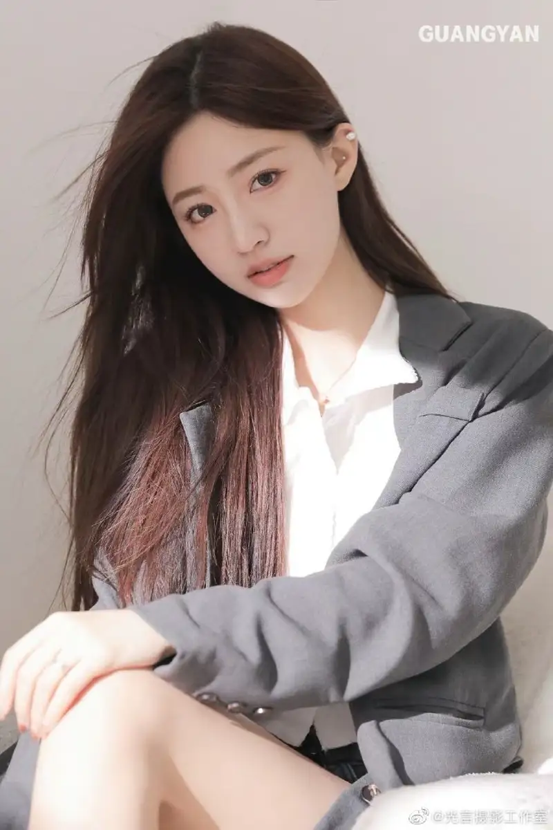 美女后入式动态图主题表达与动态画面特点手机版 截图2
