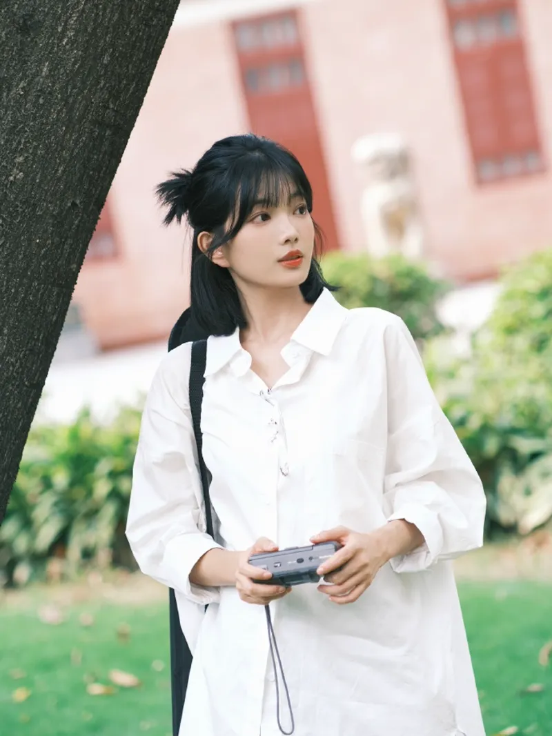 正版小欣奈cos作品讲了什么：朵莉亚海洋灵气下载 截图3