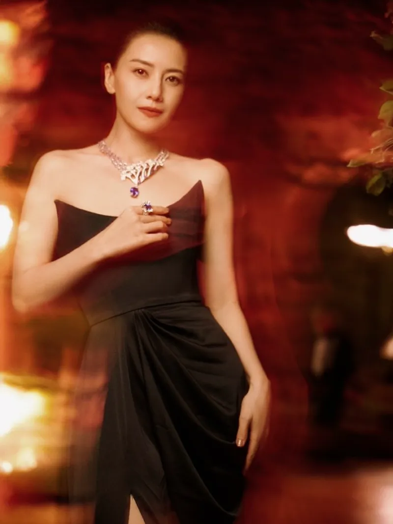 一键下载女儿的闺蜜电影讲了什么？《女儿闺蜜》游戏下载