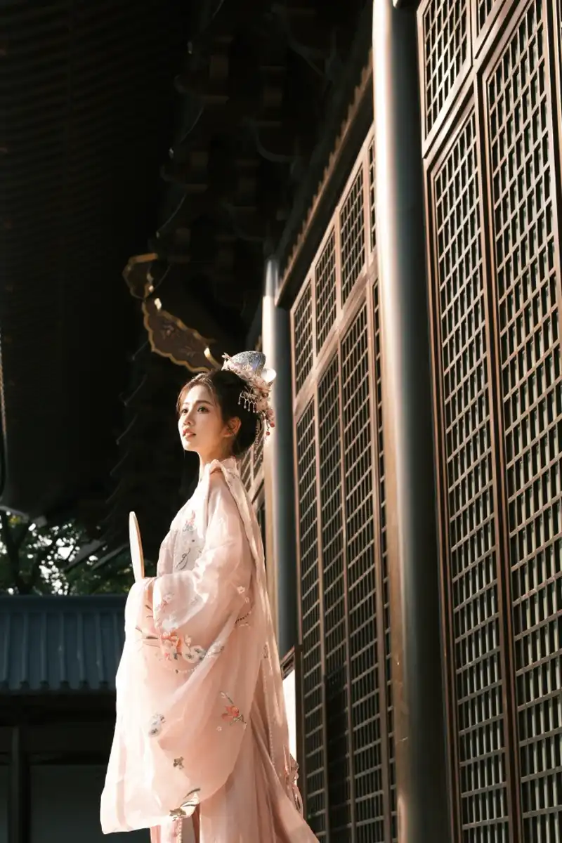 成熟女性人体艺术图集光影选片怎么玩？正式版教程 截图2
