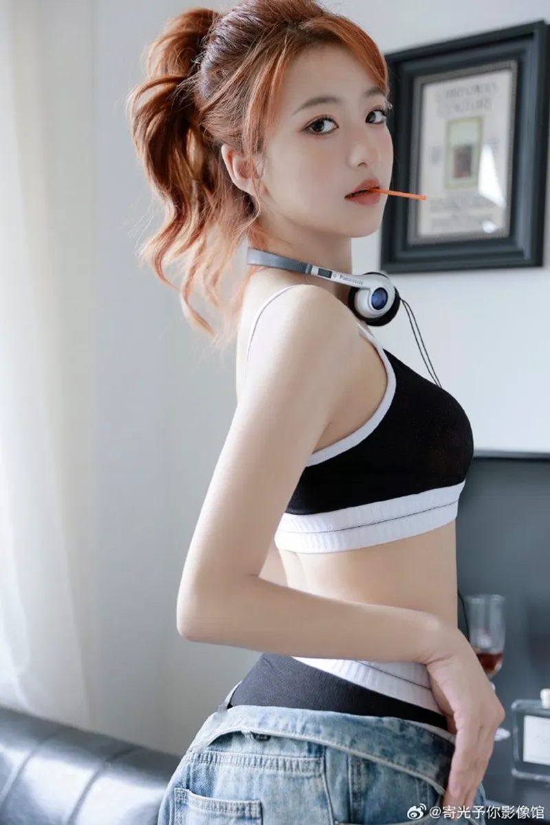 一键下载洋妞快餐联系方式是多少？同名解谜游戏下载试玩评测 截图3
