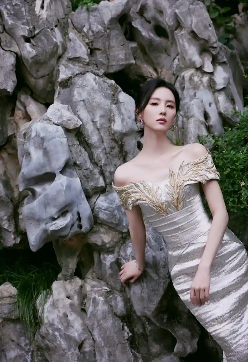 精品美女的尿口有什么用？科普游戏下载
