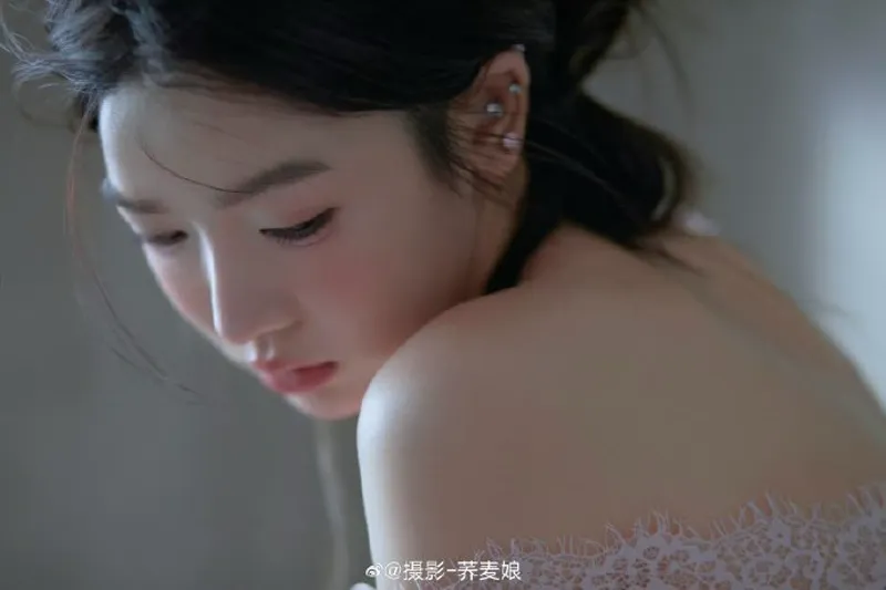 免费西西人体大胆扒开撒尿:背景历史与赏析免安装 截图3